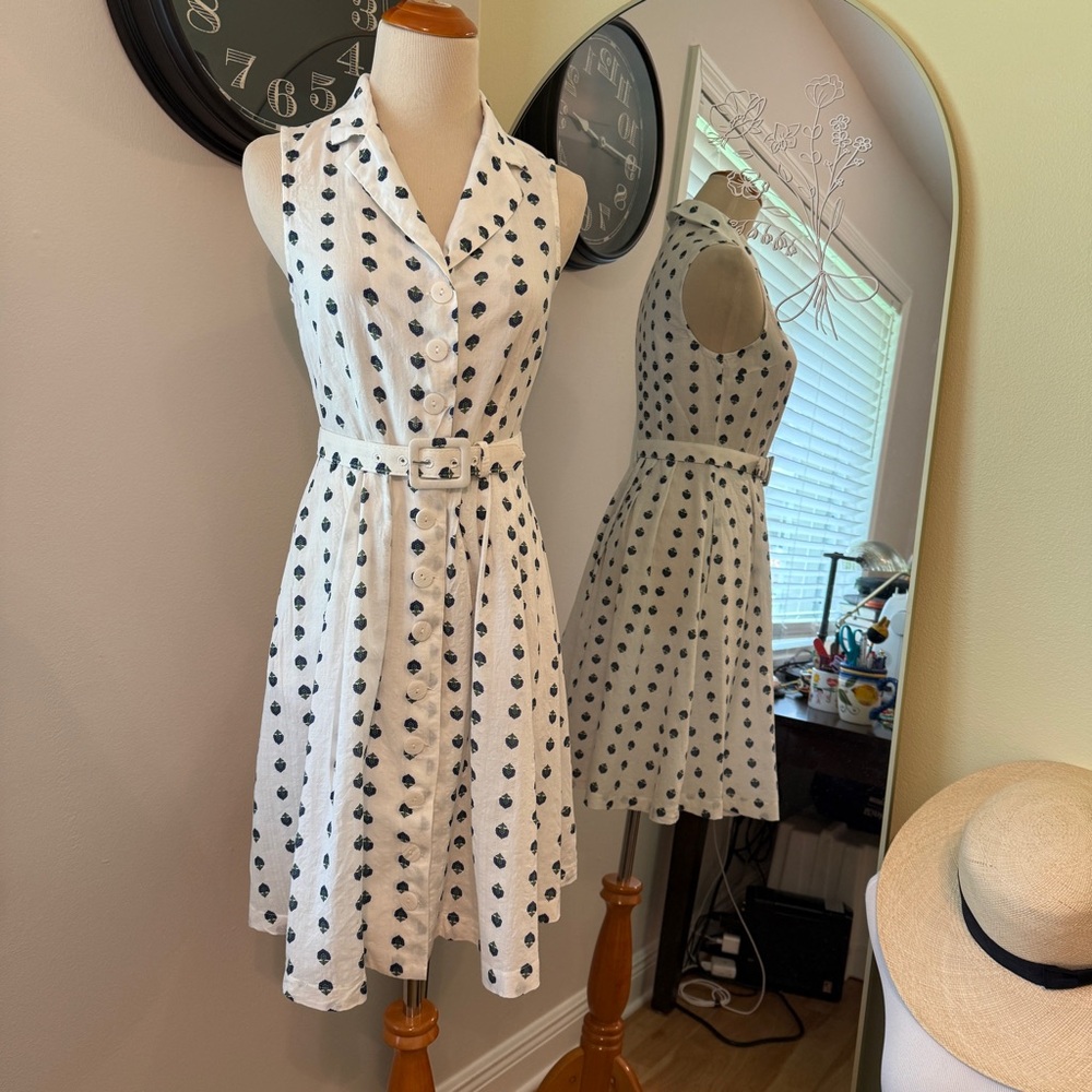 ModCloth White patterned shirt dress with belt. Cotton XS